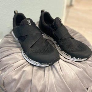 TIEM cycling shoes size 10